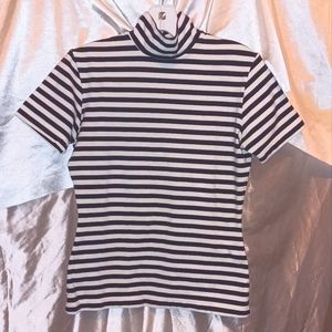 Black and white striped short sleeve mock turtle stretch T medium